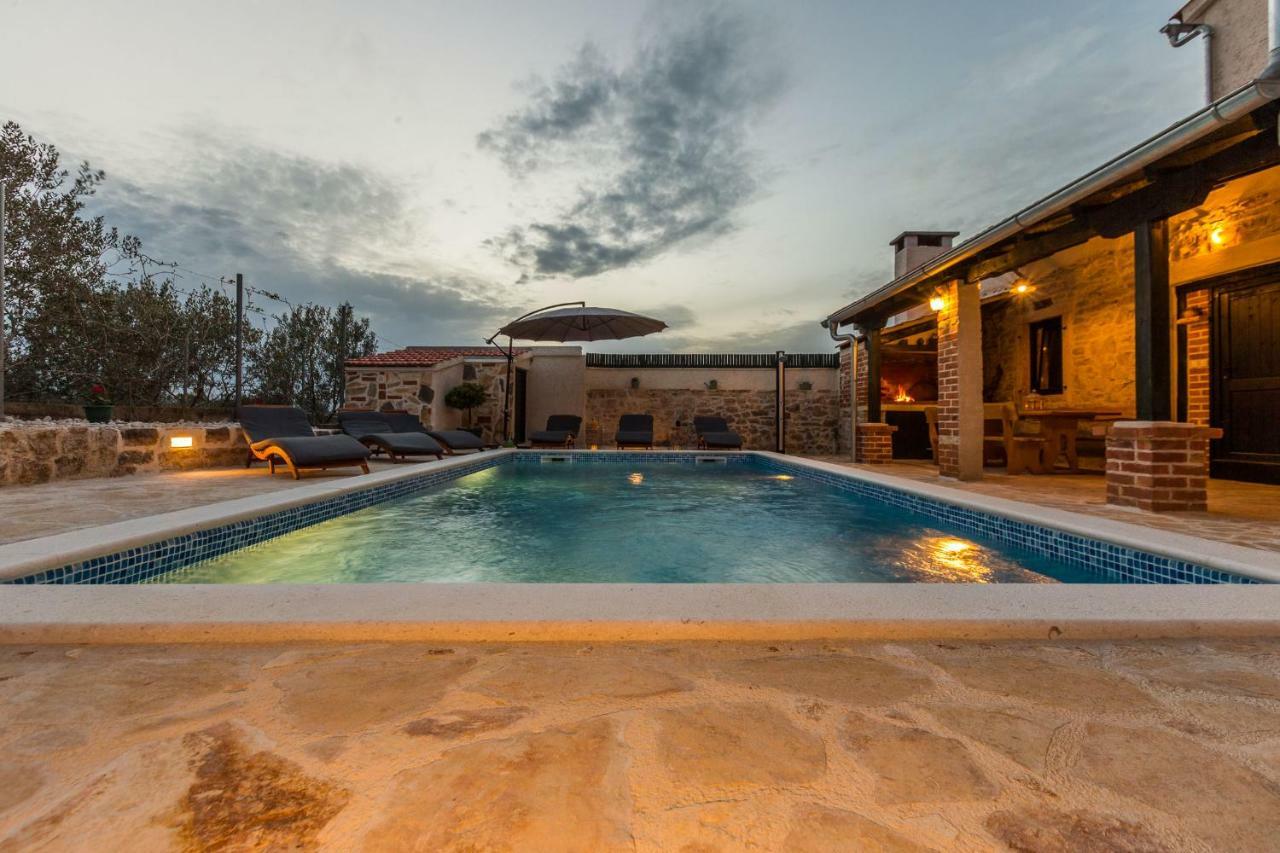 Villa Mia Sukosan Exterior photo