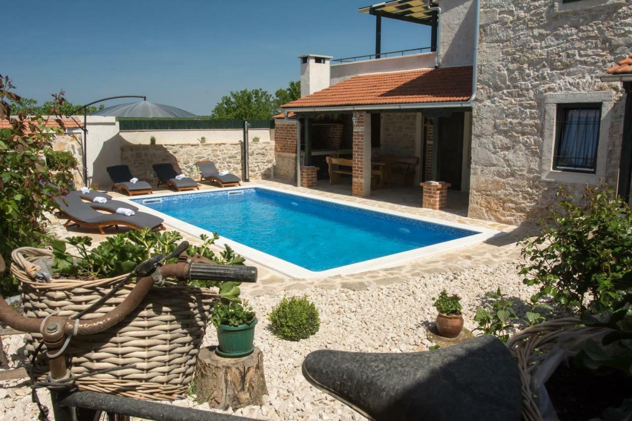 Villa Mia Sukosan Exterior photo